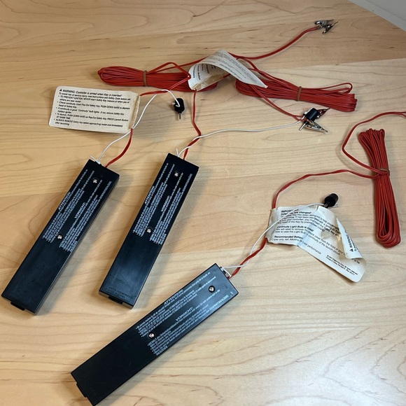 3 Estes Model Rocket Launch Electron Beam Black Unused No Box Wires & Clips - Picture 3 of 3